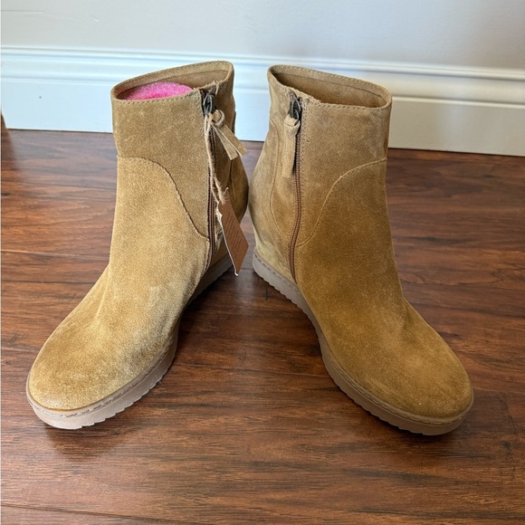 Sofft NWOT Shary Aqua Waterproof Camel Color Ankle Booties-Size 9 - Picture 7 of 16